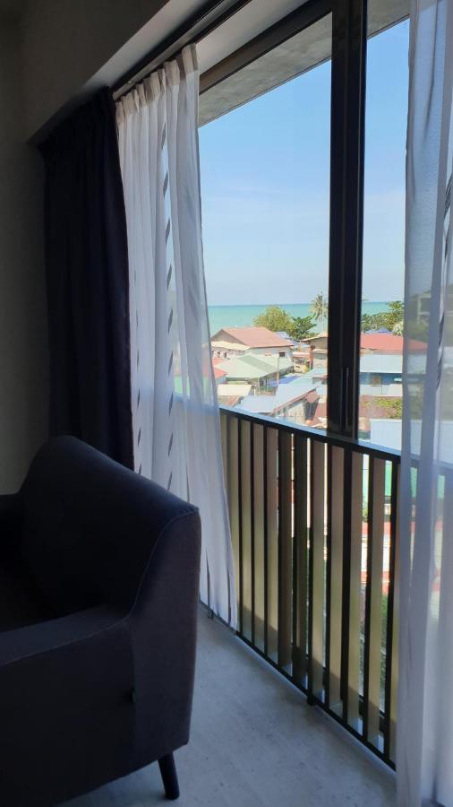 Tess - By The Sea, Penang Apartment